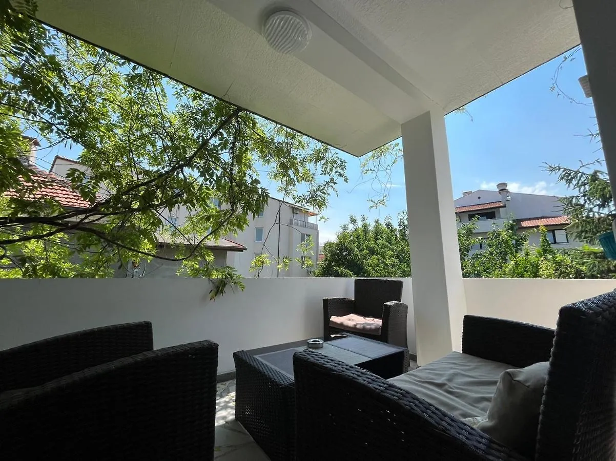 Izgrev Sarafovo Hotel Burgas 0*,